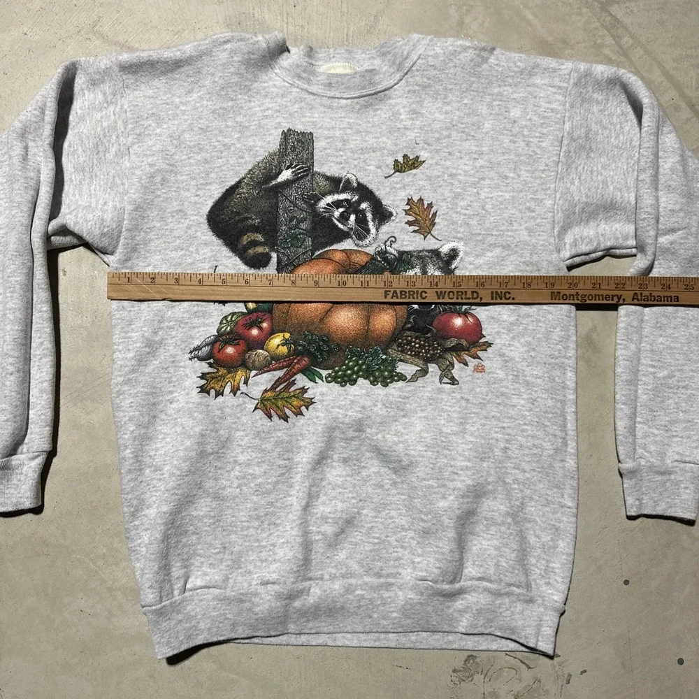 Vintage Raccoon Autumn Pumpkin Habitat Sweatshirt SZ M Art Nature Tree Crewneck - Picture 4 of 9